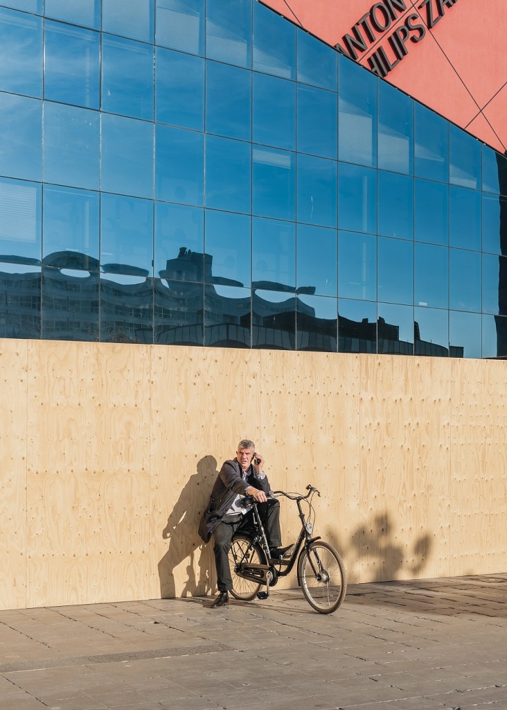 stadhuis_den-haag_fietser_©_kim-nuijen_1