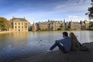 Netherlands, Den Haag. Binnenhof en Hofvijver