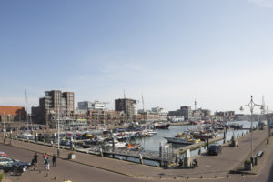 de Havenmeester gezien vanaf de haven in Scheveningen