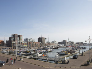 de Havenmeester gezien vanaf de haven in Scheveningen