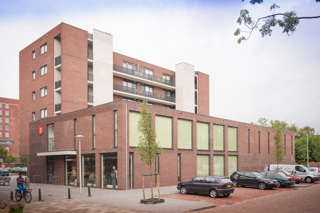 buurtwinkelcentrum ambachtsgaarde ontworpen door MBW architecten