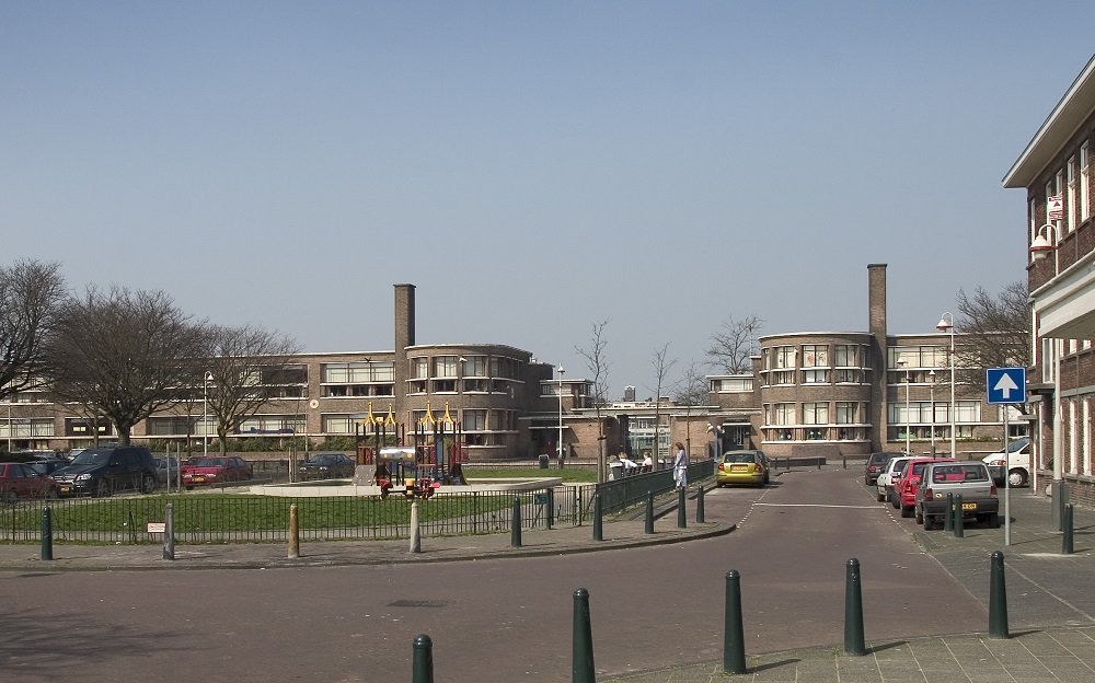 ensemble met Nieuwe Haagse School architectuur in Rustenburg Oostbroek
