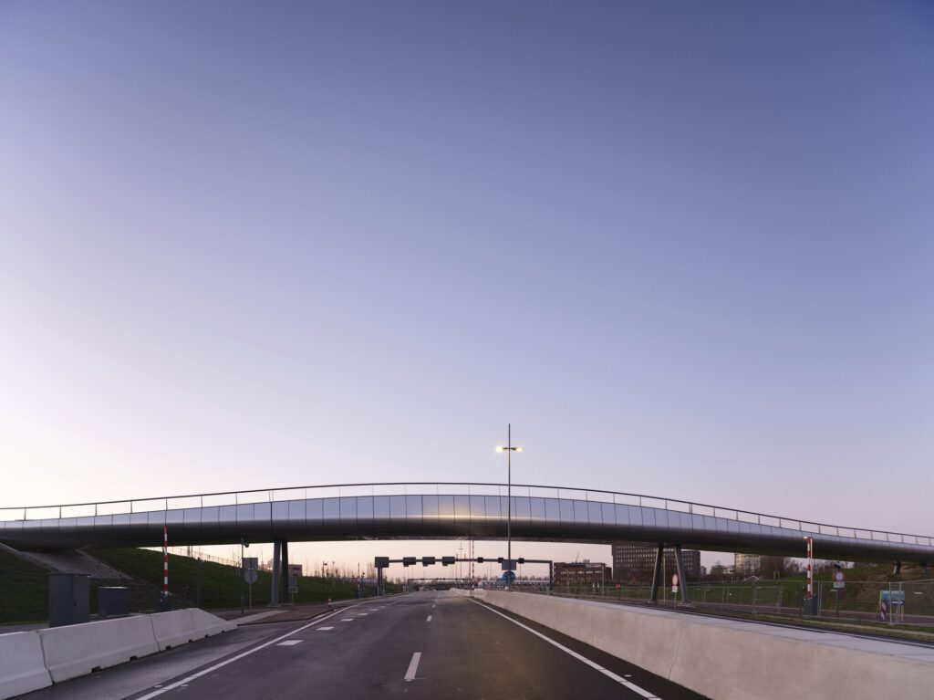 brug over rotterdamse baan